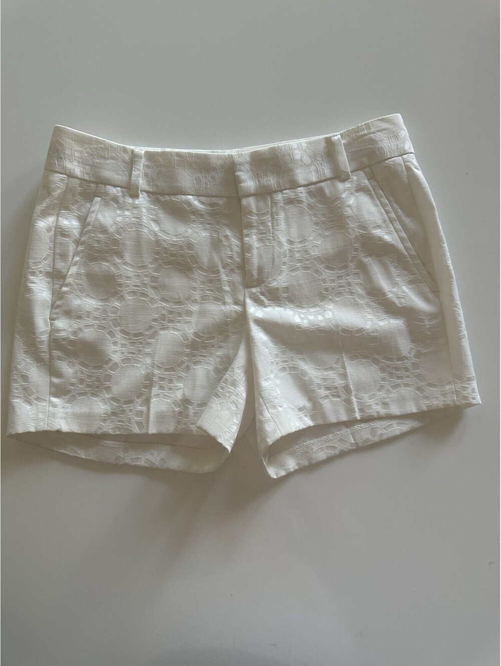 NWOT Banana Republic White Textured Geometric Shorts -Size 2P